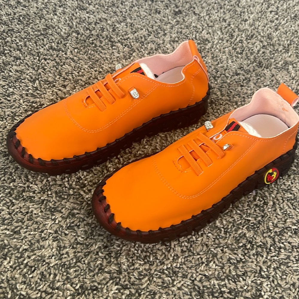 NEW unisex orange shoes size womens 5.5 USA / 36 Euro